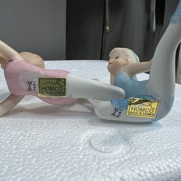 1980s Homco #1406 pair of bisque ballerina figurines in pink and blue - Picture 7 of 8